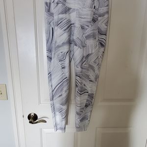 MPG women's pocket leggings.